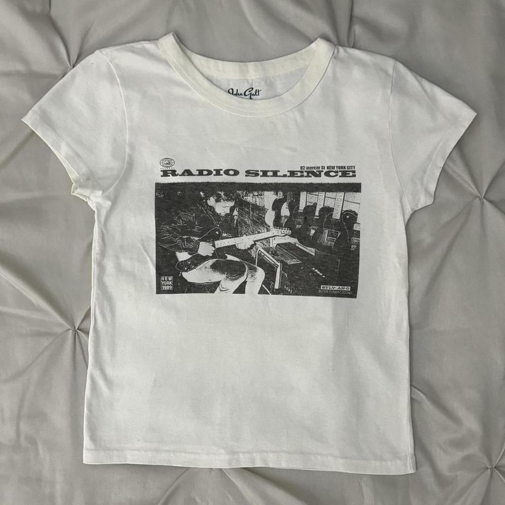 Brandy Melville Cream Graphic Tee